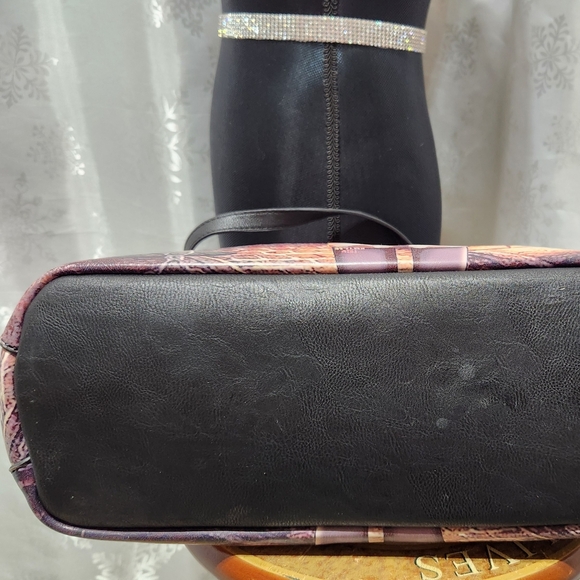 Michael Michelle Large Coated Canvas Printed French Market Scene Tote Bag - Picture 12 of 13